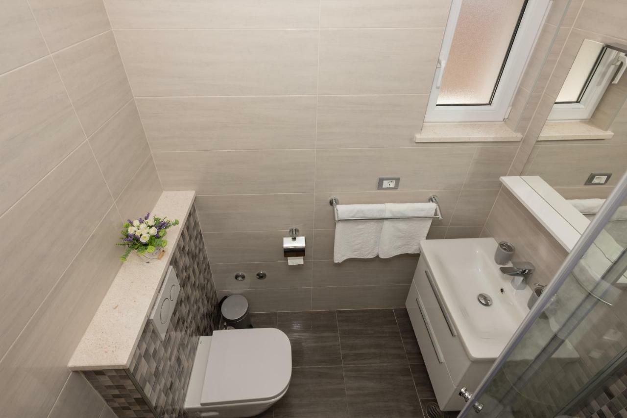 Apartmani Vujcic Макарська Екстер'єр фото